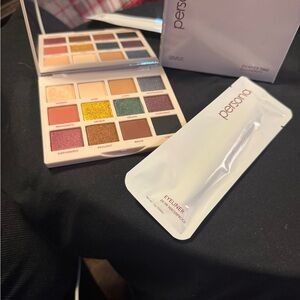 Persona Colorful Eyeshadow Palette with Eyeliner